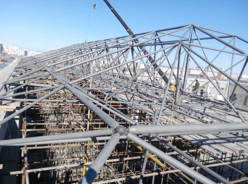龙泉商贸城屋顶网架工程