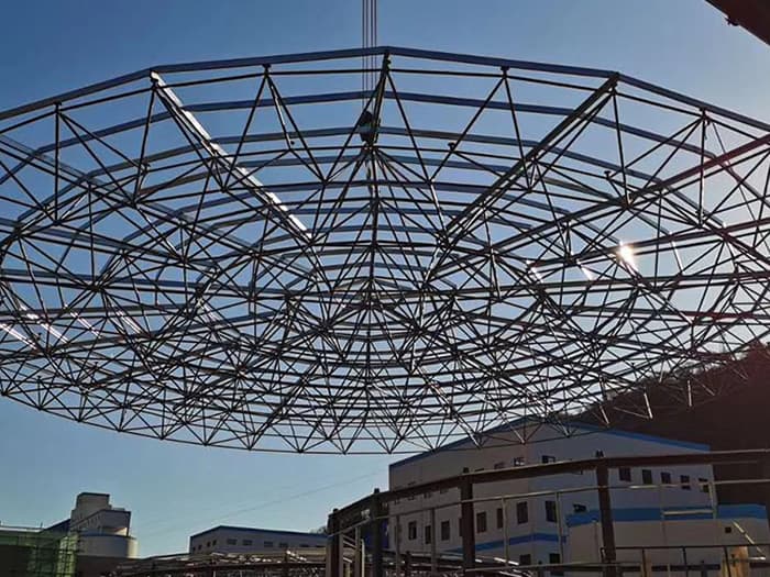 龙泉螺栓球网架工程施工现场